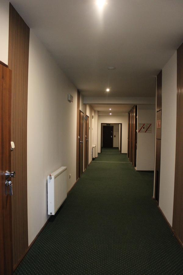 Hotel Pod Jeleniem Tuchola Bagian luar foto