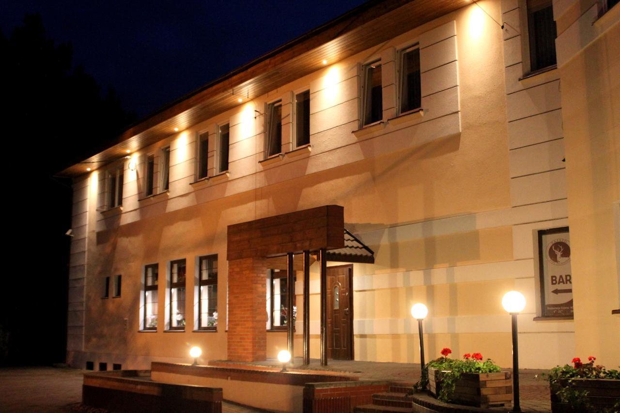 Hotel Pod Jeleniem Tuchola Bagian luar foto